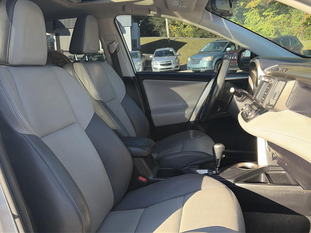Toyota RAV4 AWD 4dr Limited (Natl) 2015