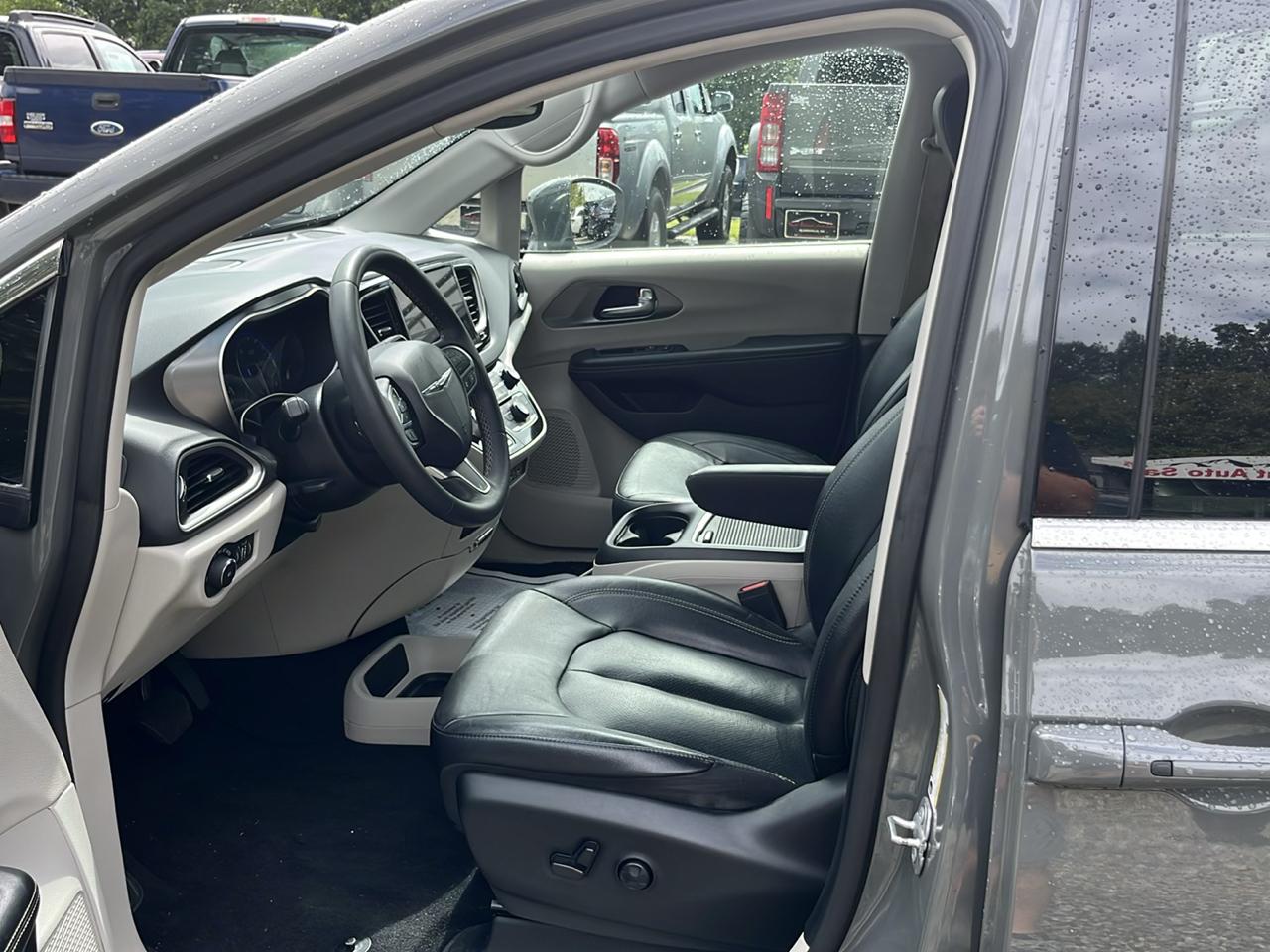 Chrysler Pacifica Touring L FWD 2022