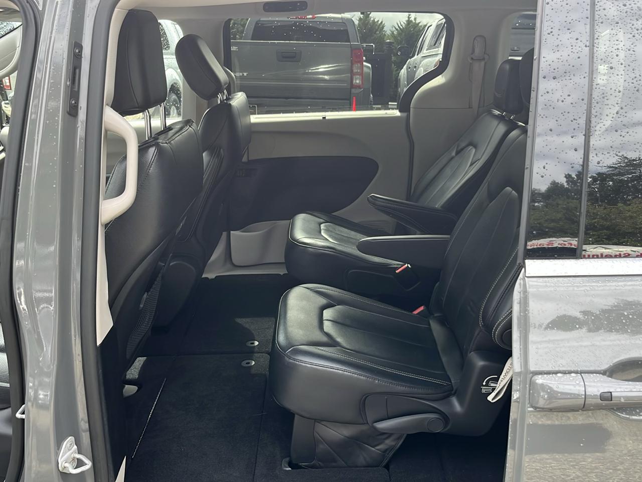 Chrysler Pacifica Touring L FWD 2022