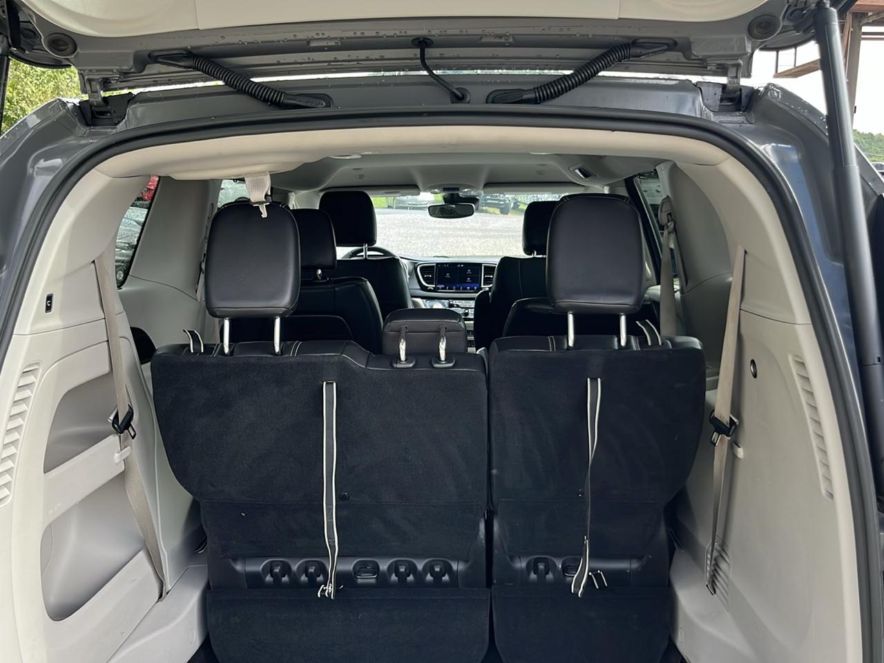 Chrysler Pacifica Touring L FWD 2022