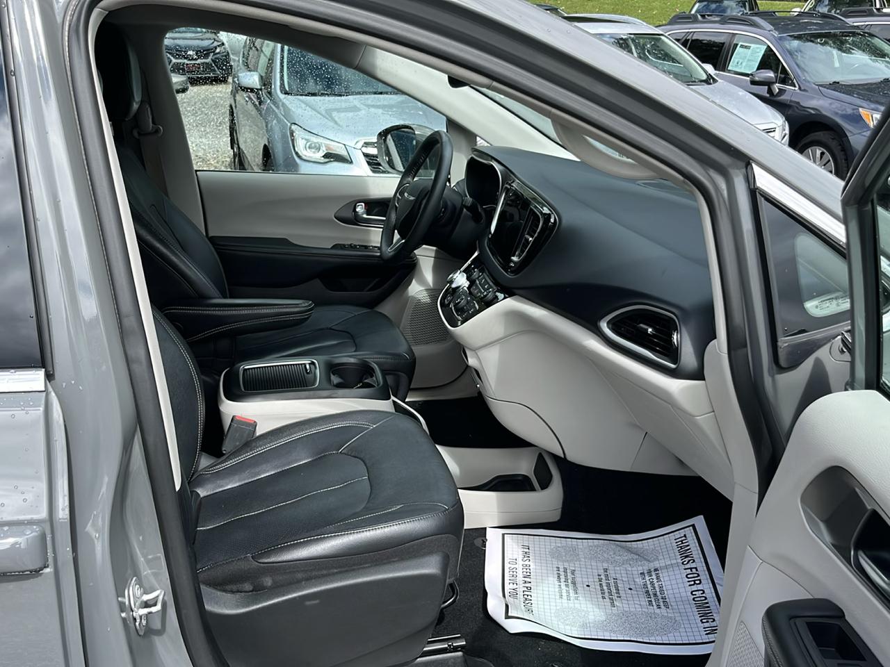 Chrysler Pacifica Touring L FWD 2022