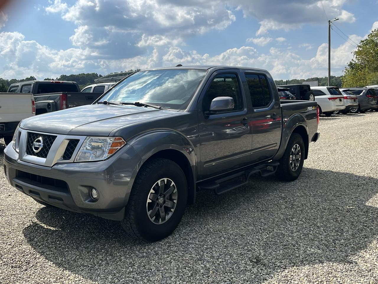 Nissan Frontier photo 3