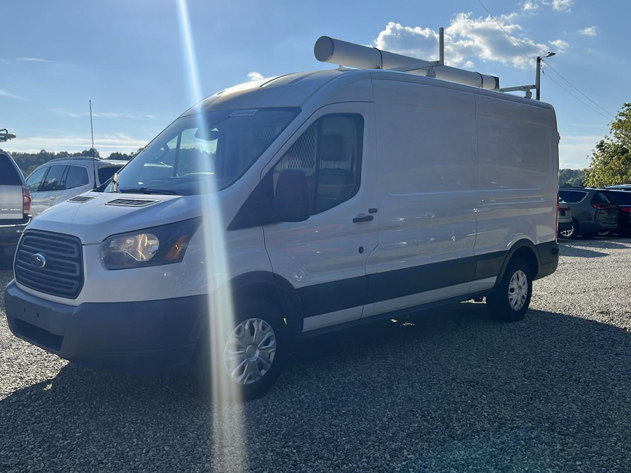 Ford Transit Van T-250 148" Med Rf 9000 GVWR Sliding RH Dr 2017