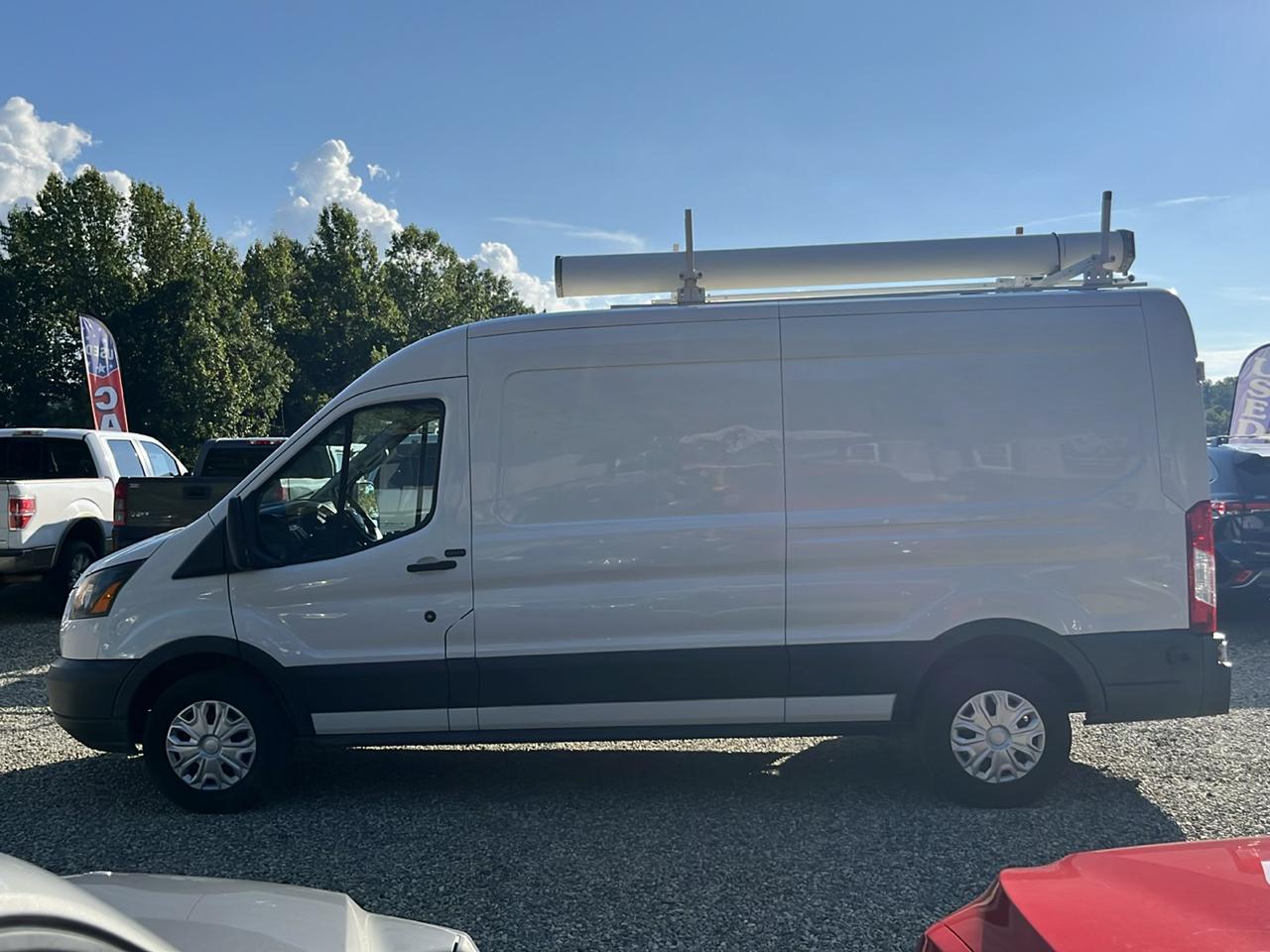 Ford Transit Van T-250 148" Med Rf 9000 GVWR Sliding RH Dr 2017