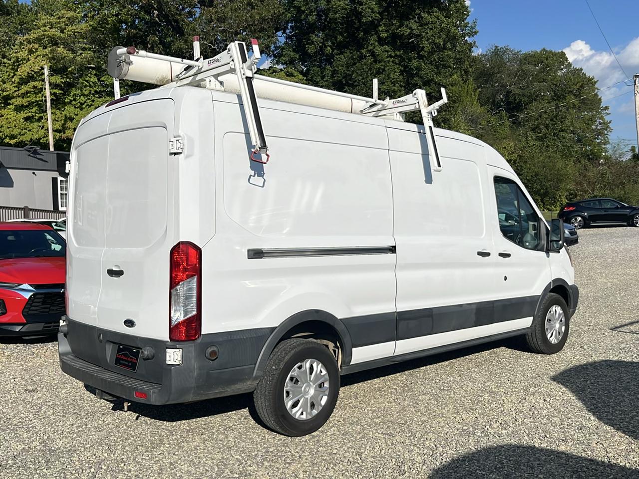 Ford Transit Van T-250 148" Med Rf 9000 GVWR Sliding RH Dr 2017