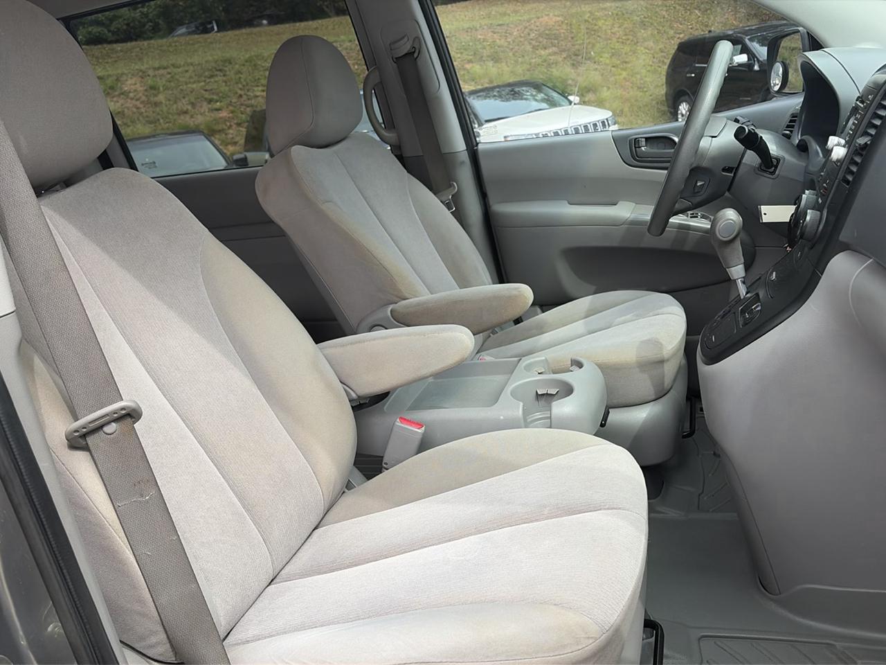 Kia Sedona 4dr LWB LX 2010