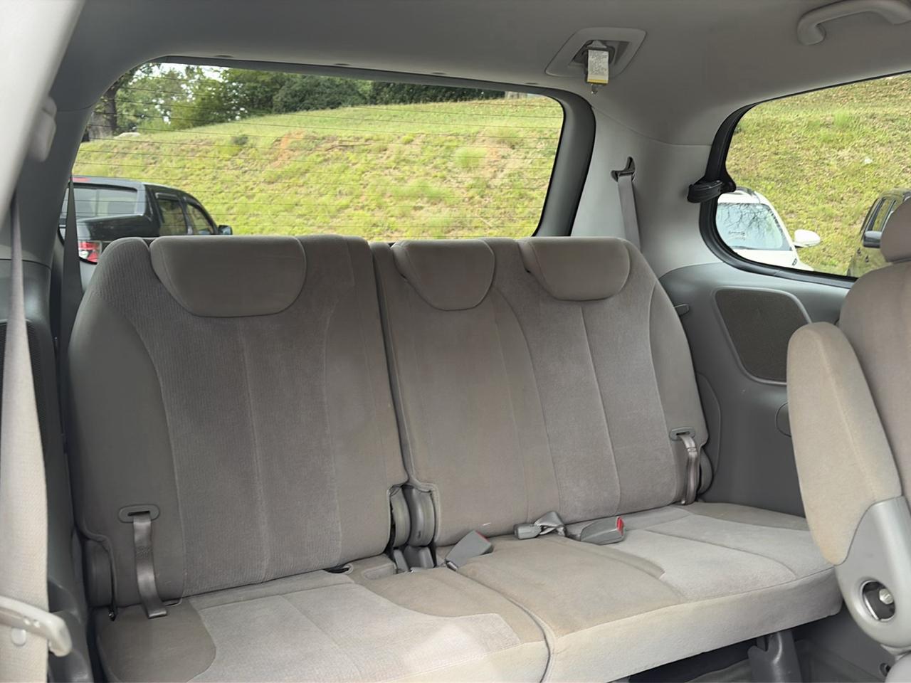 Kia Sedona 4dr LWB LX 2010