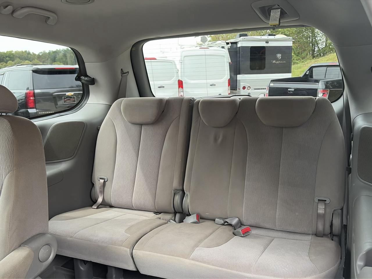 Kia Sedona 4dr LWB LX 2010