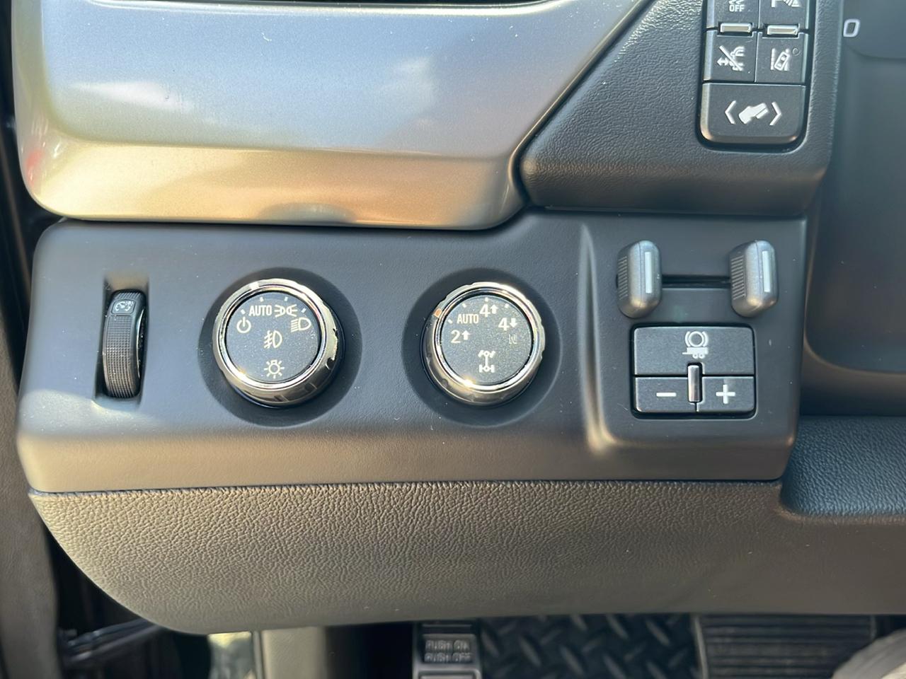 Chevrolet Tahoe 4WD 4dr LTZ 2015