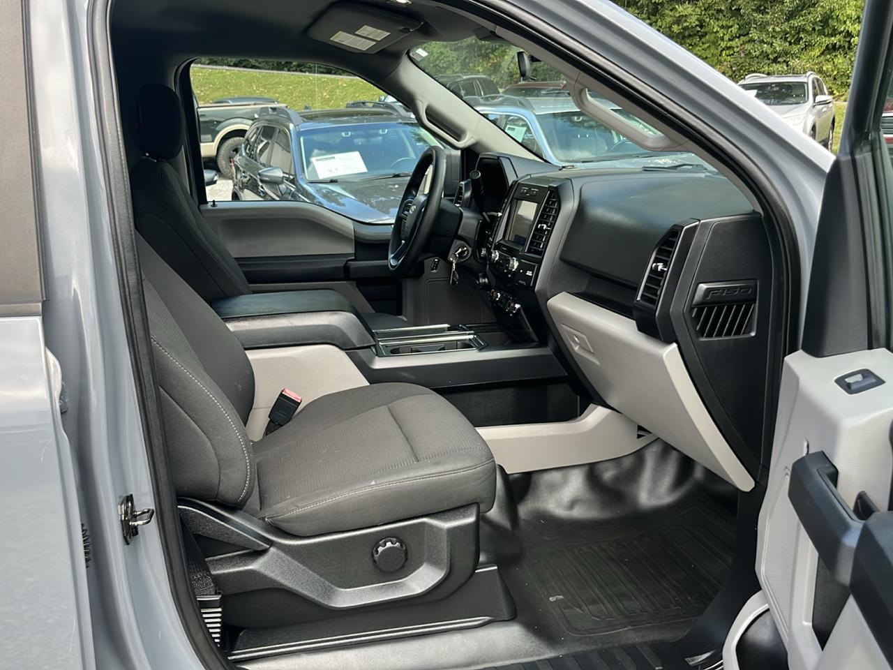 Ford F-150 4WD SuperCrew 150" FX4 2019