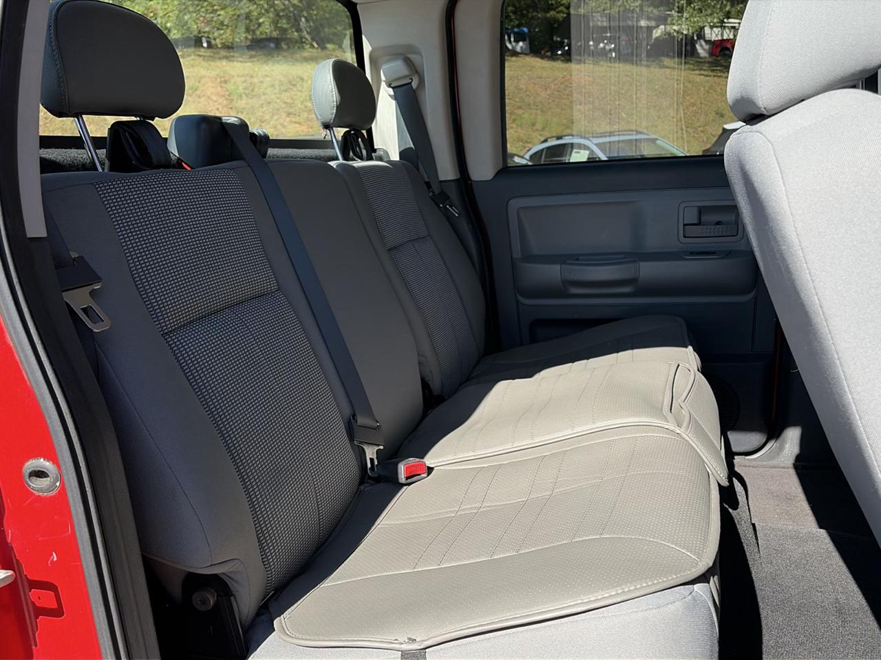 RAM Dakota 2WD Crew Cab Bighorn/Lonestar 2011