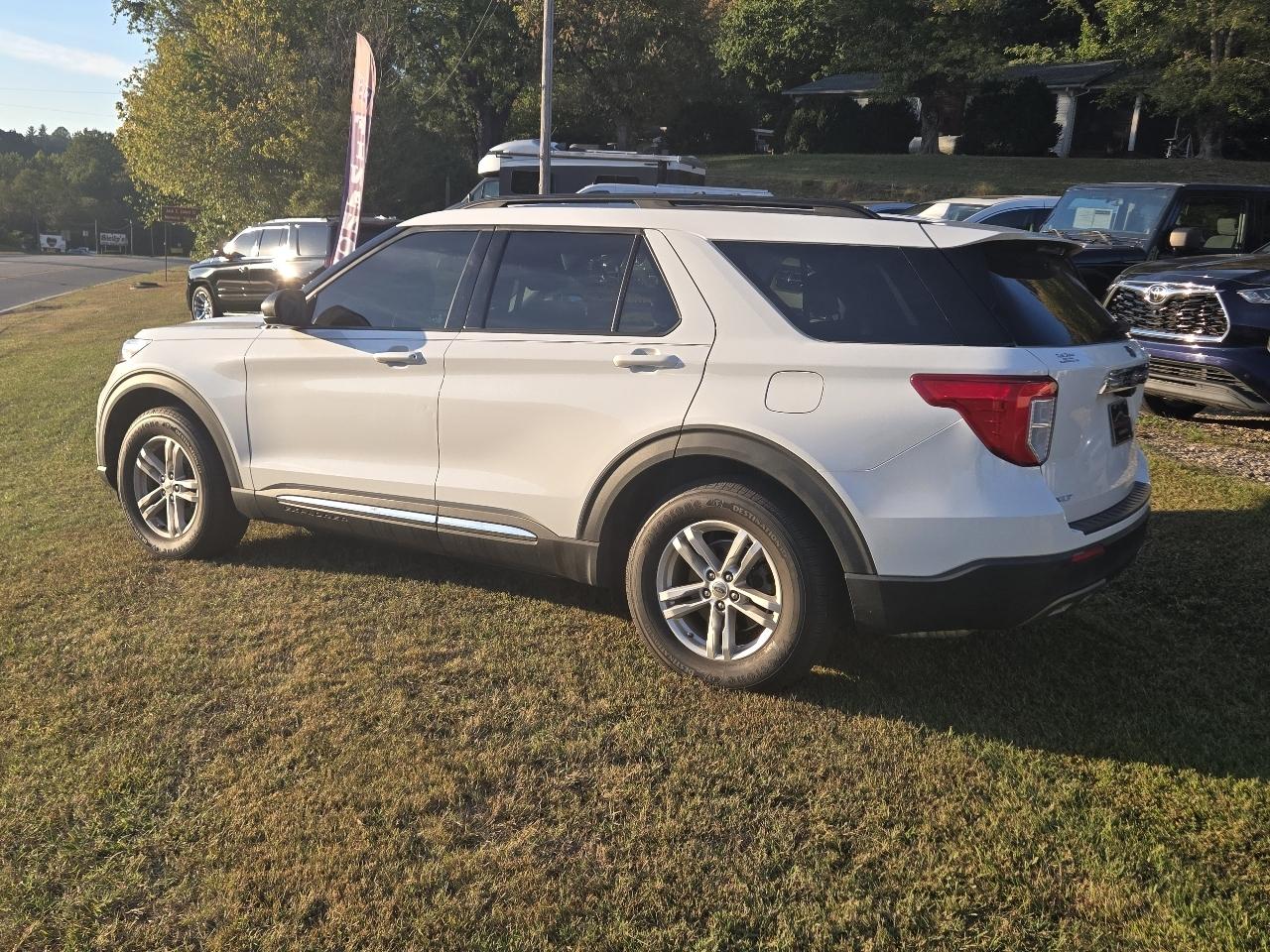 Ford Explorer XLT 4WD 2021