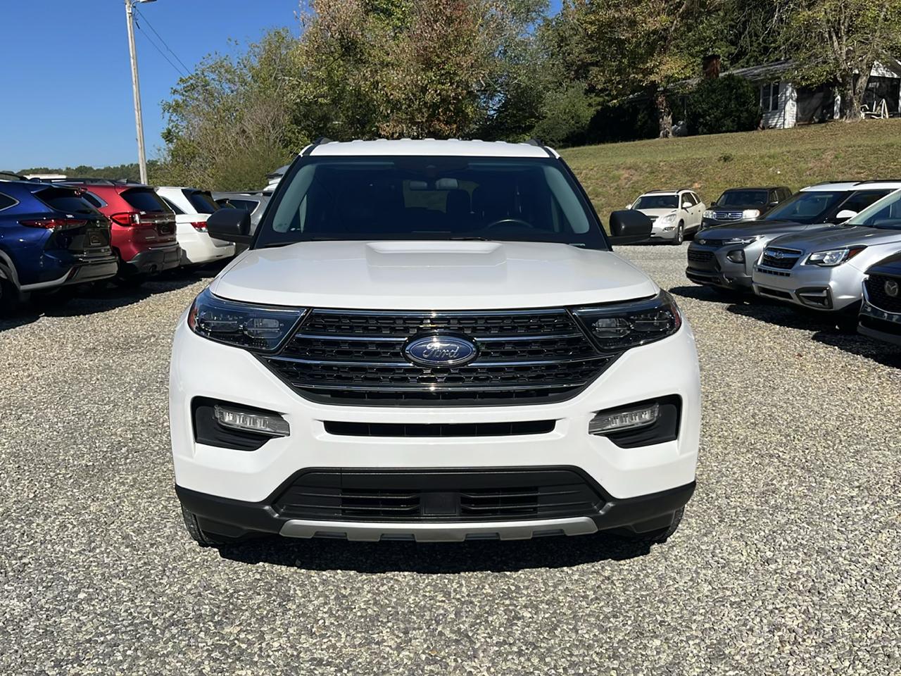 Ford Explorer photo 2