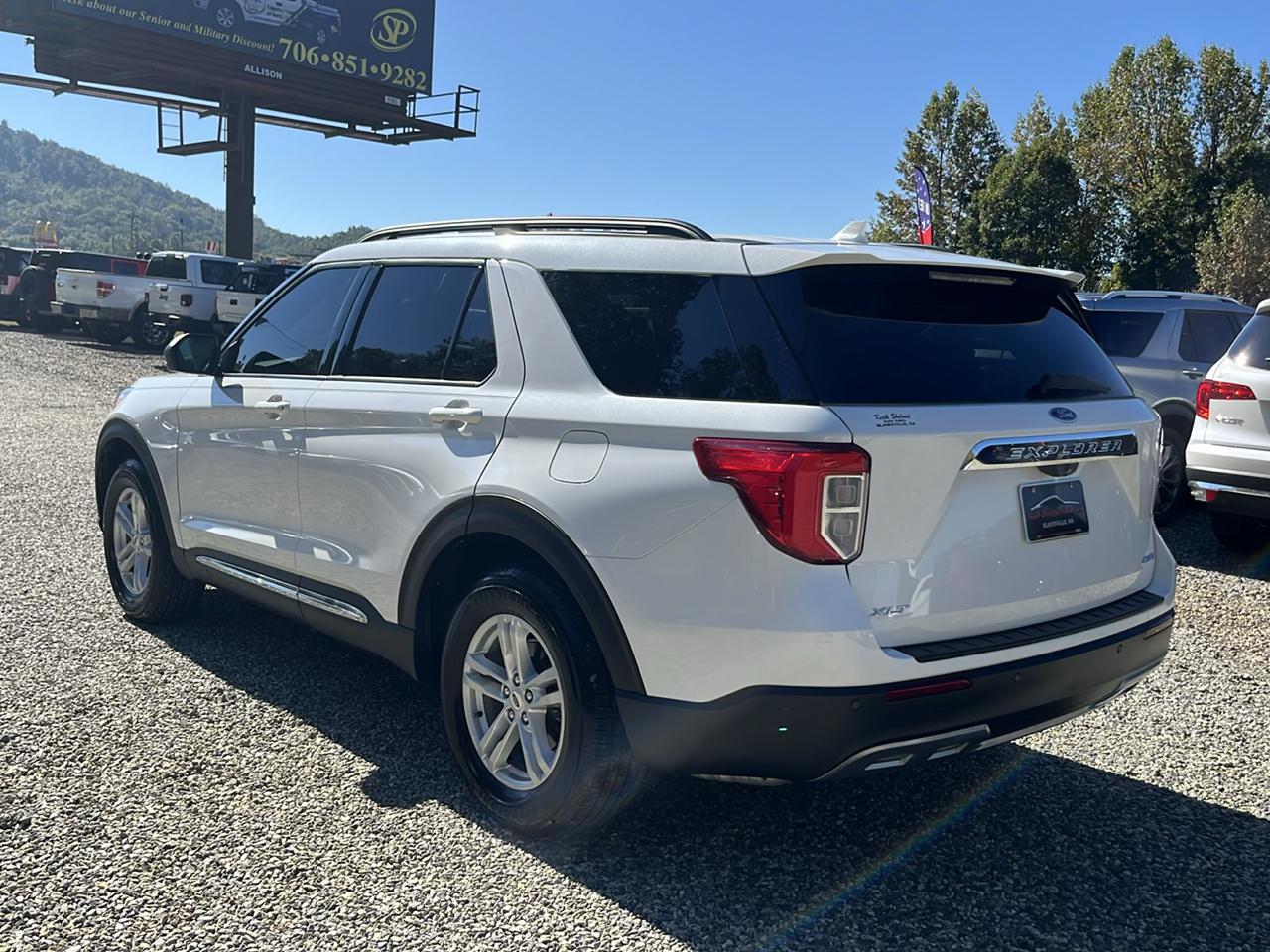 Ford Explorer photo 5
