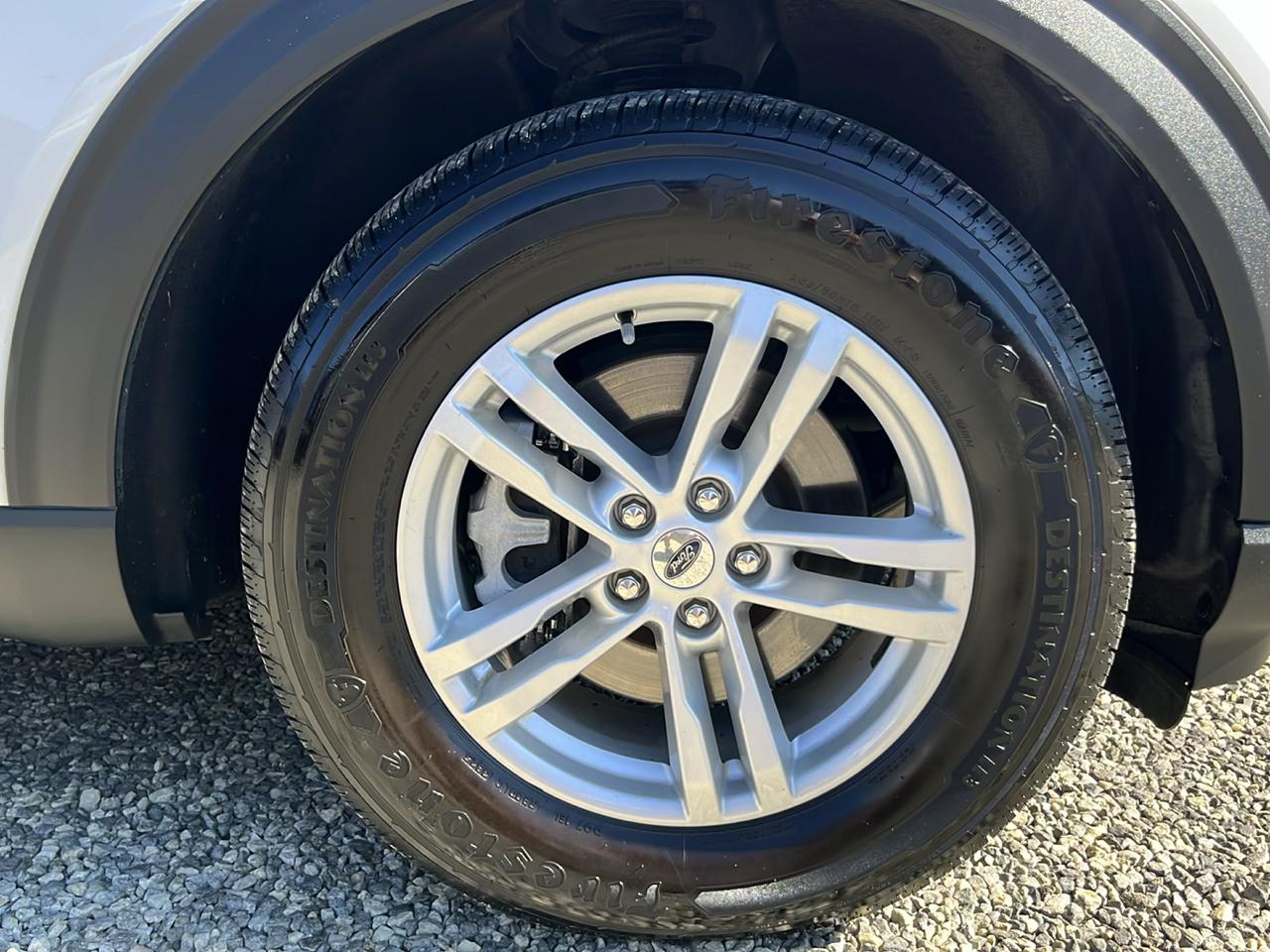 Ford Explorer photo 17