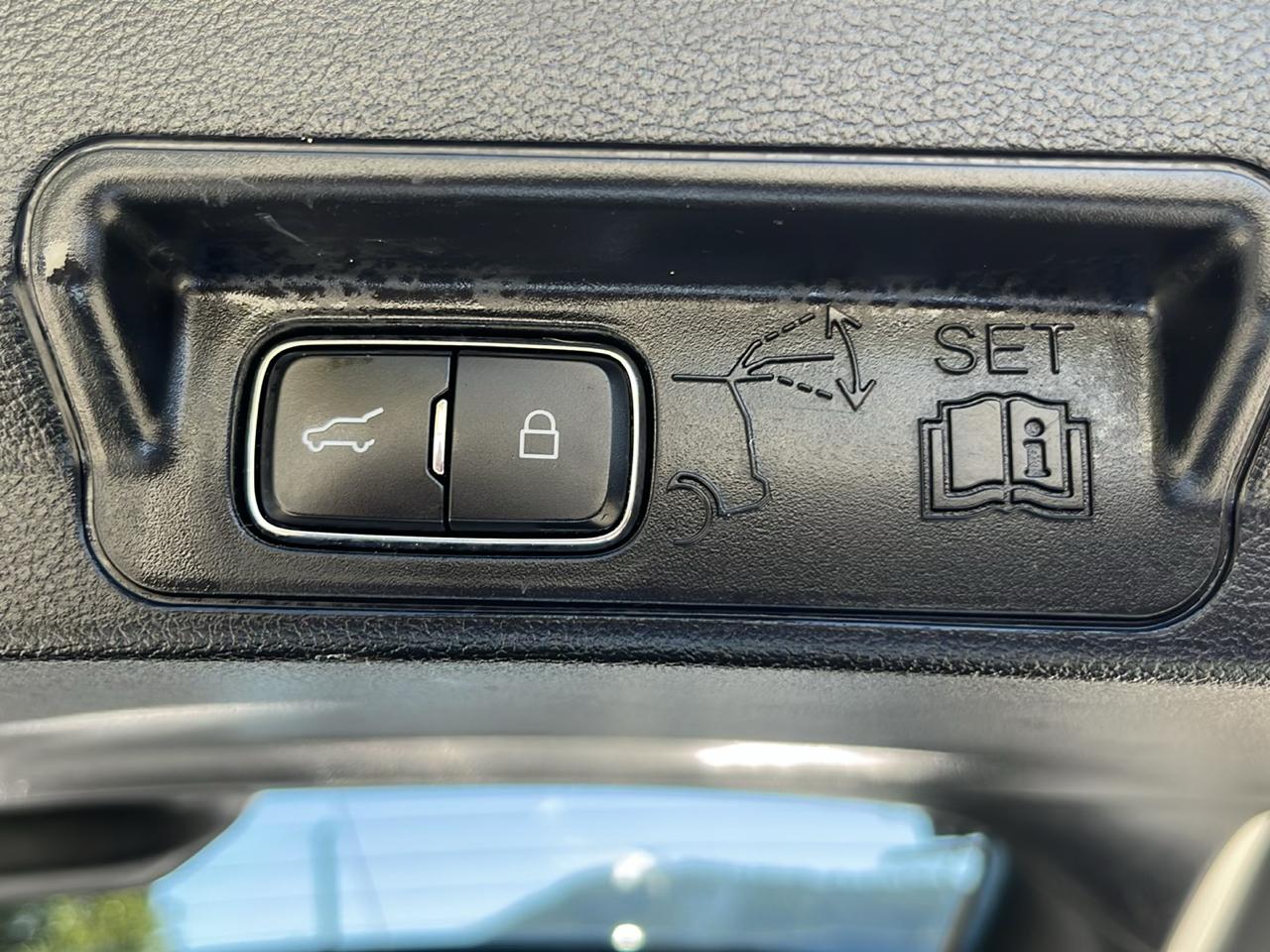 Ford Explorer photo 21