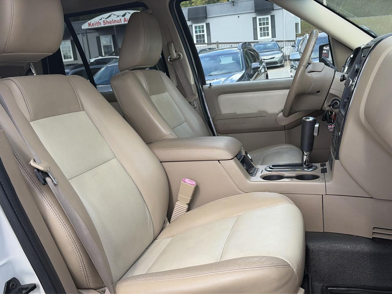Ford Explorer Sport Trac photo 10