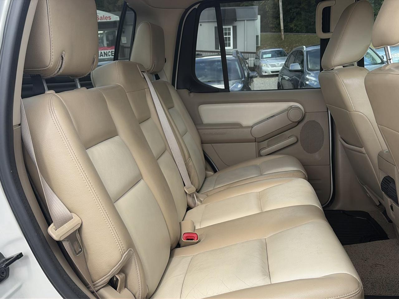 Ford Explorer Sport Trac photo 11