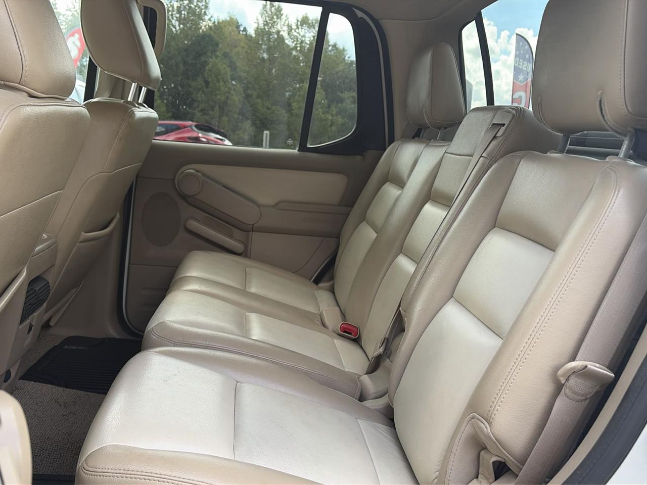 Ford Explorer Sport Trac photo 13