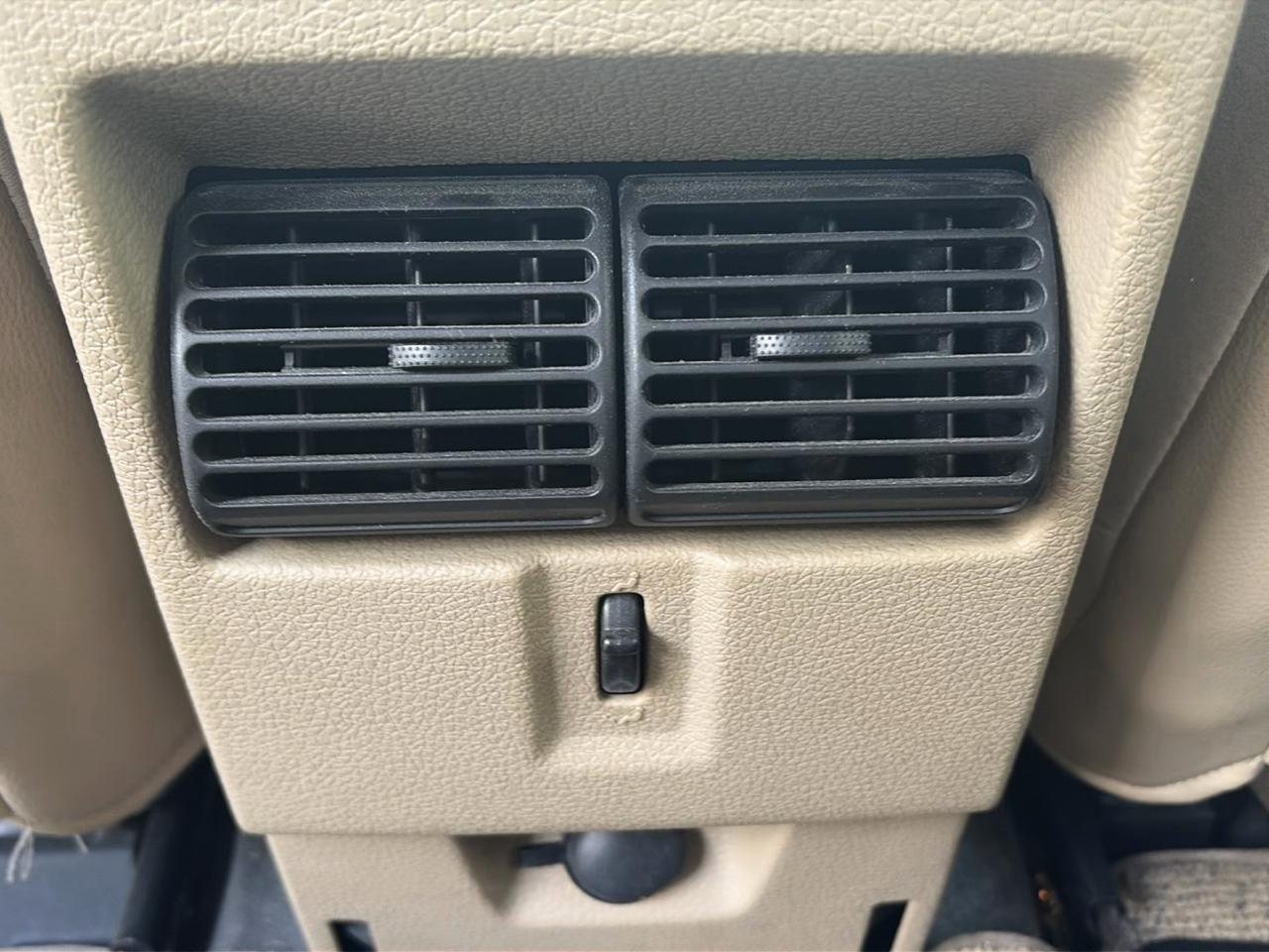 Ford Explorer Sport Trac photo 14