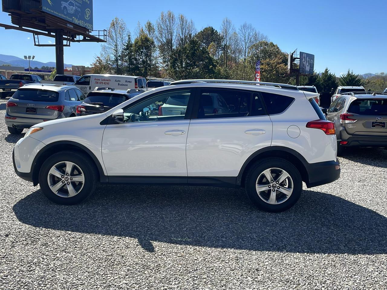 Toyota RAV4 FWD 4dr XLE (Natl) 2015