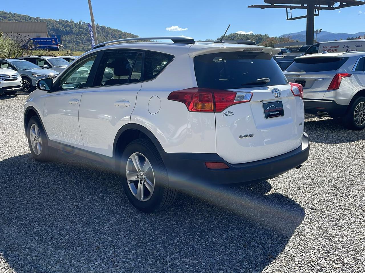 Toyota RAV4 FWD 4dr XLE (Natl) 2015