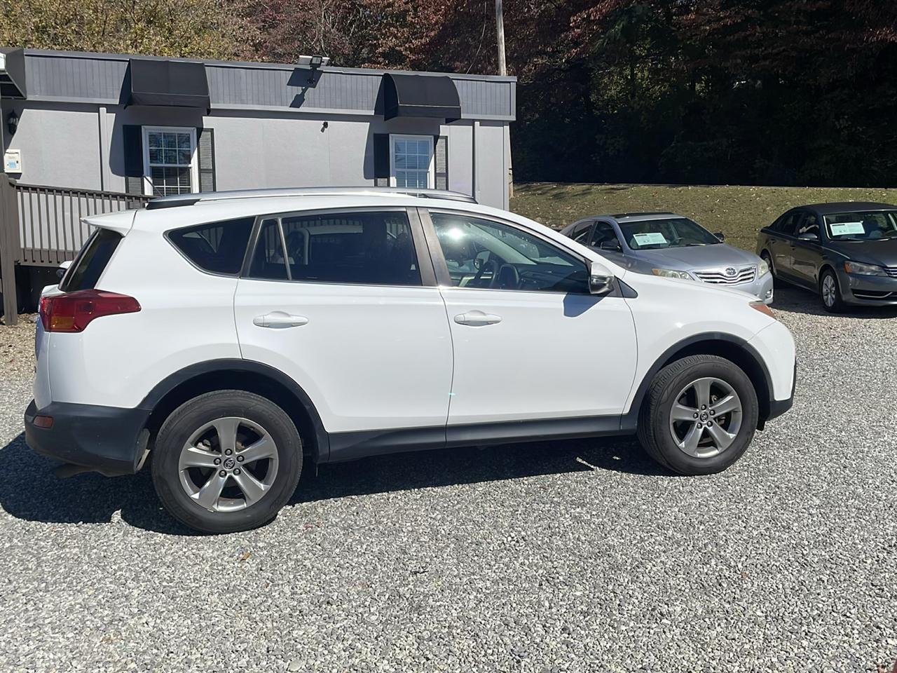 Toyota RAV4 FWD 4dr XLE (Natl) 2015