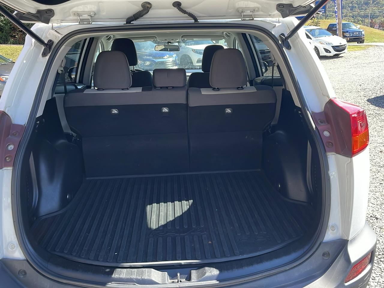 Toyota RAV4 FWD 4dr XLE (Natl) 2015