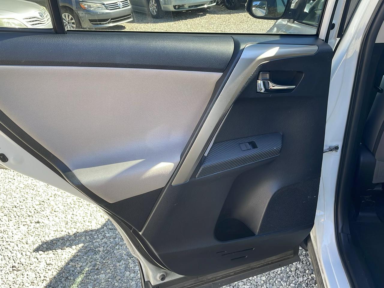 Toyota RAV4 FWD 4dr XLE (Natl) 2015