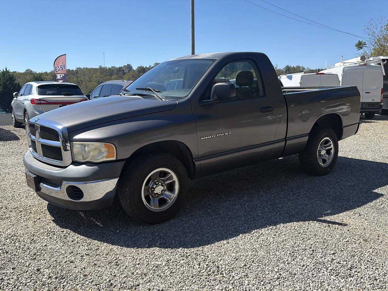 Dodge Ram 1500 2dr Reg Cab 120.5" WB ST 2004