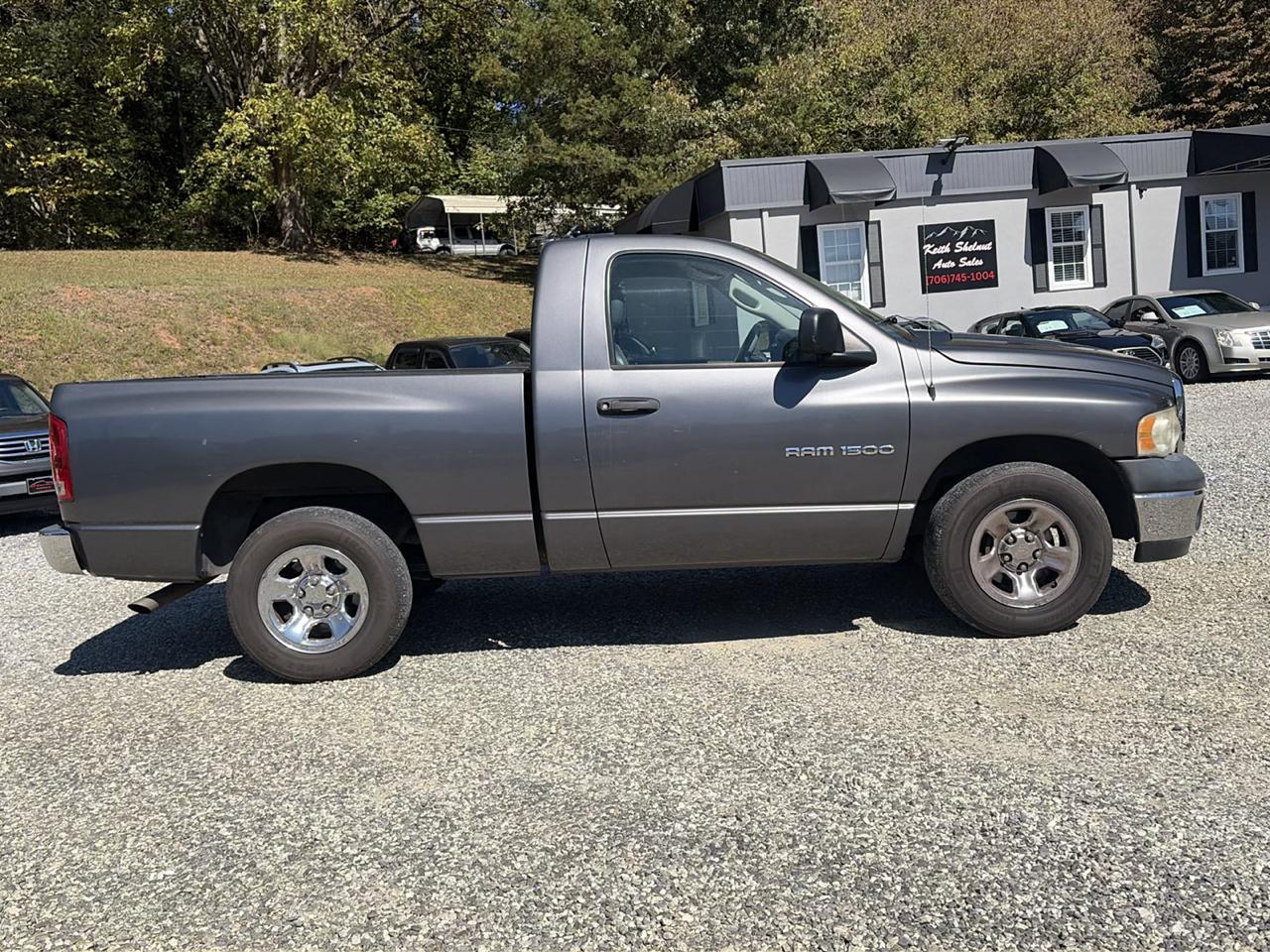 Dodge Ram 1500 2dr Reg Cab 120.5" WB ST 2004
