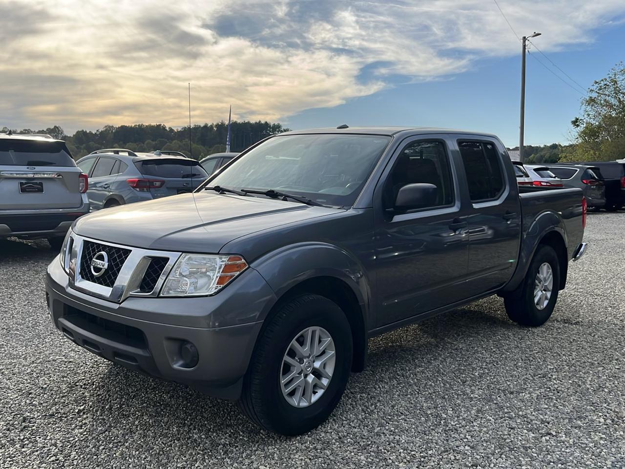 Nissan Frontier Crew Cab 4x4 SV V6 Auto 2018