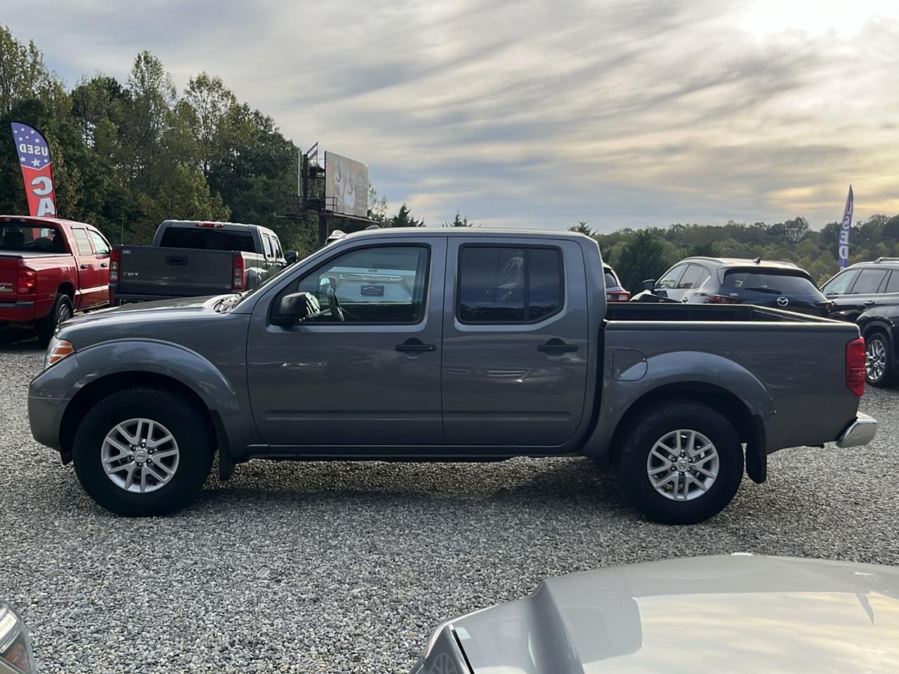 Nissan Frontier Crew Cab 4x4 SV V6 Auto 2018