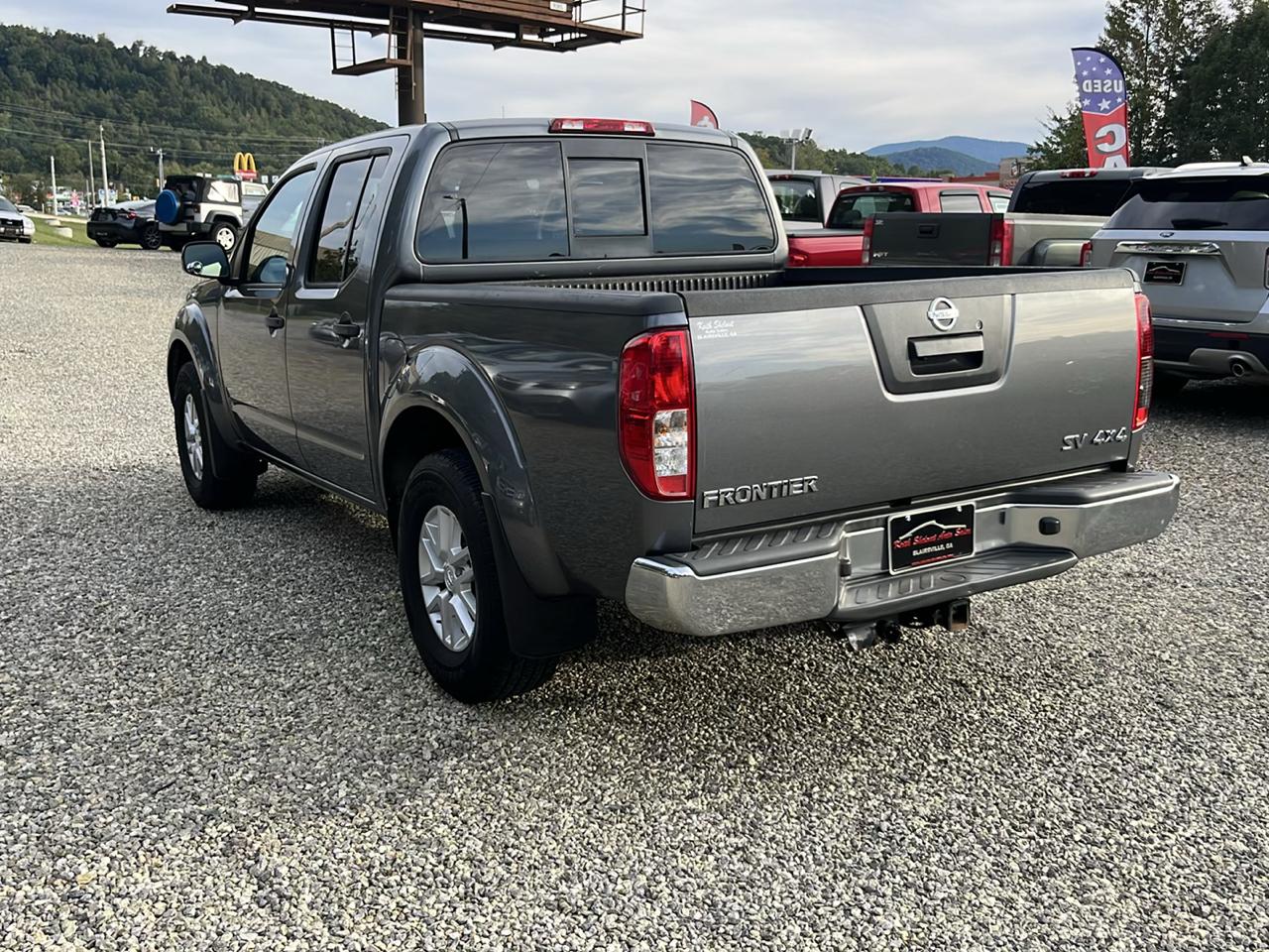 Nissan Frontier Crew Cab 4x4 SV V6 Auto 2018