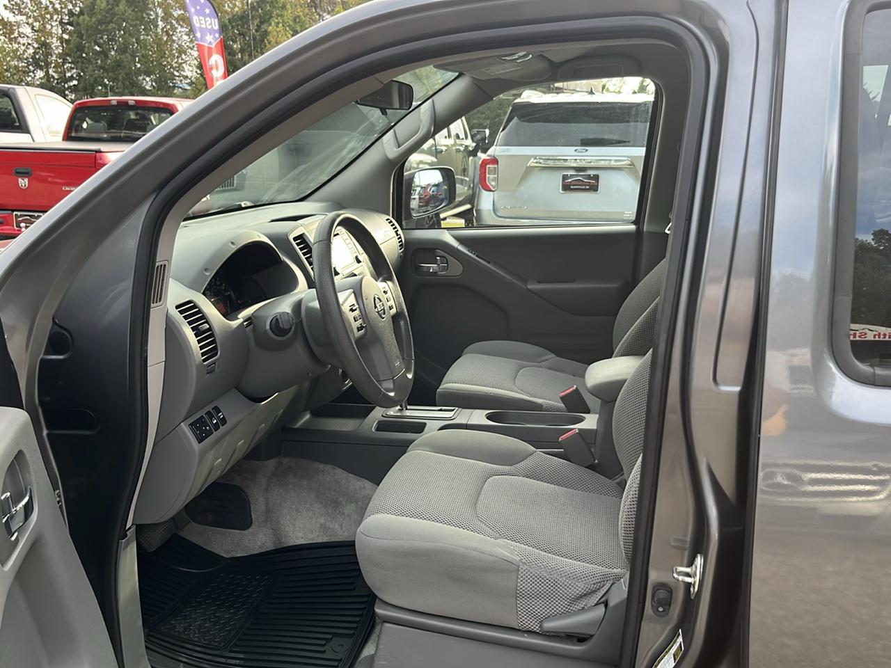 Nissan Frontier Crew Cab 4x4 SV V6 Auto 2018