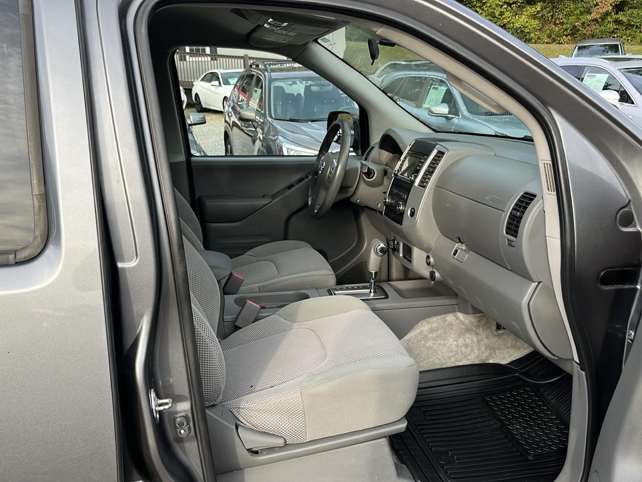 Nissan Frontier Crew Cab 4x4 SV V6 Auto 2018