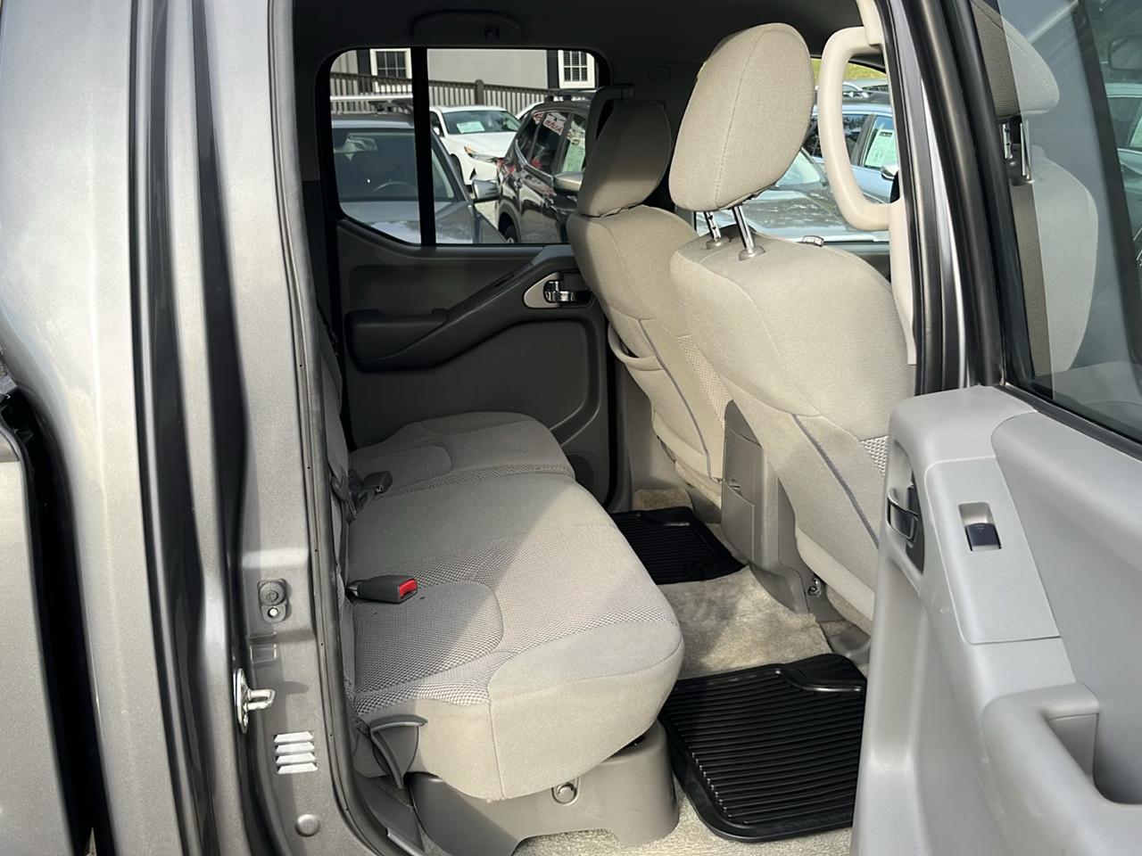 Nissan Frontier Crew Cab 4x4 SV V6 Auto 2018