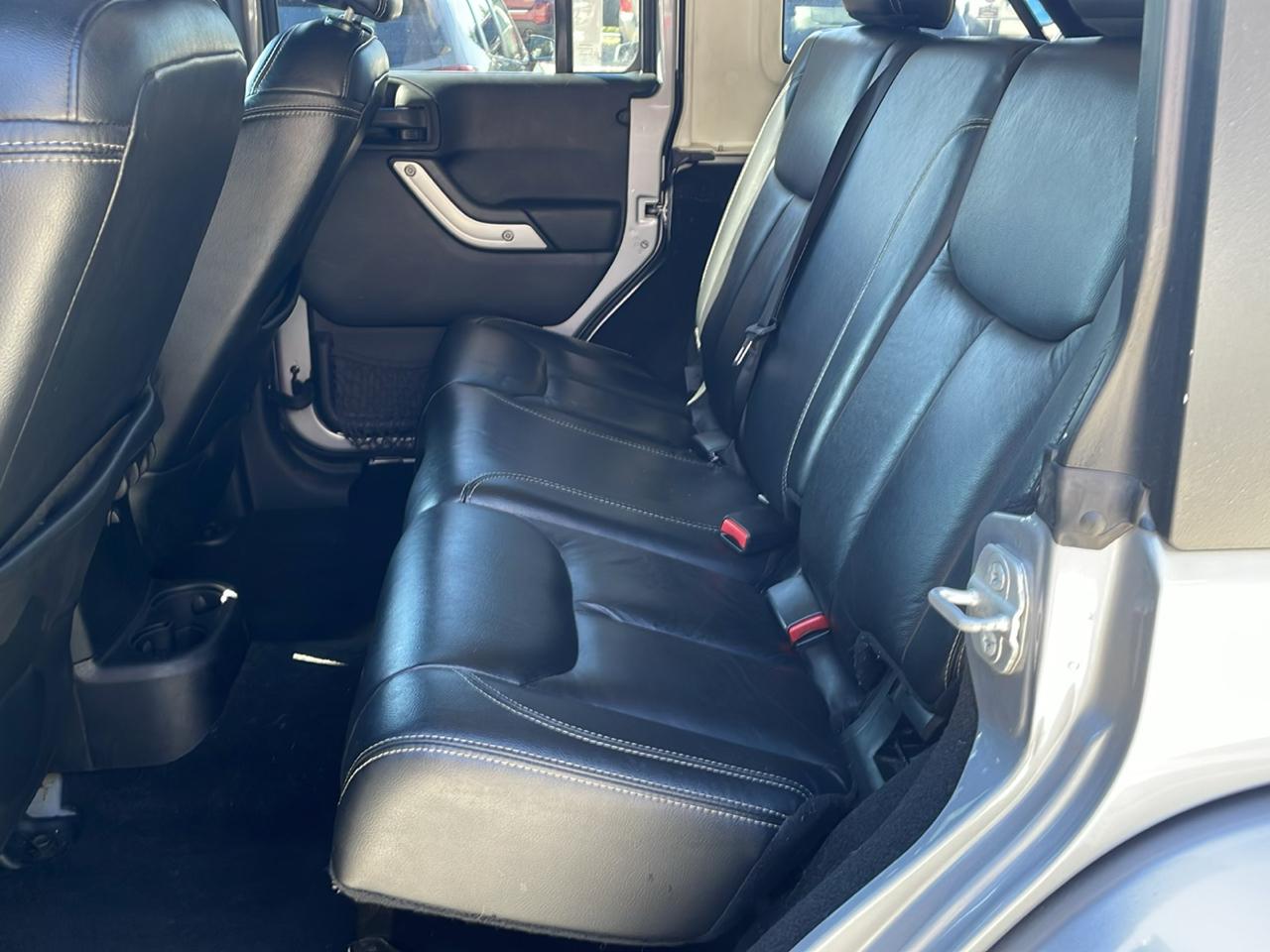Jeep Wrangler Unlimited 4WD 4dr Sahara 2014