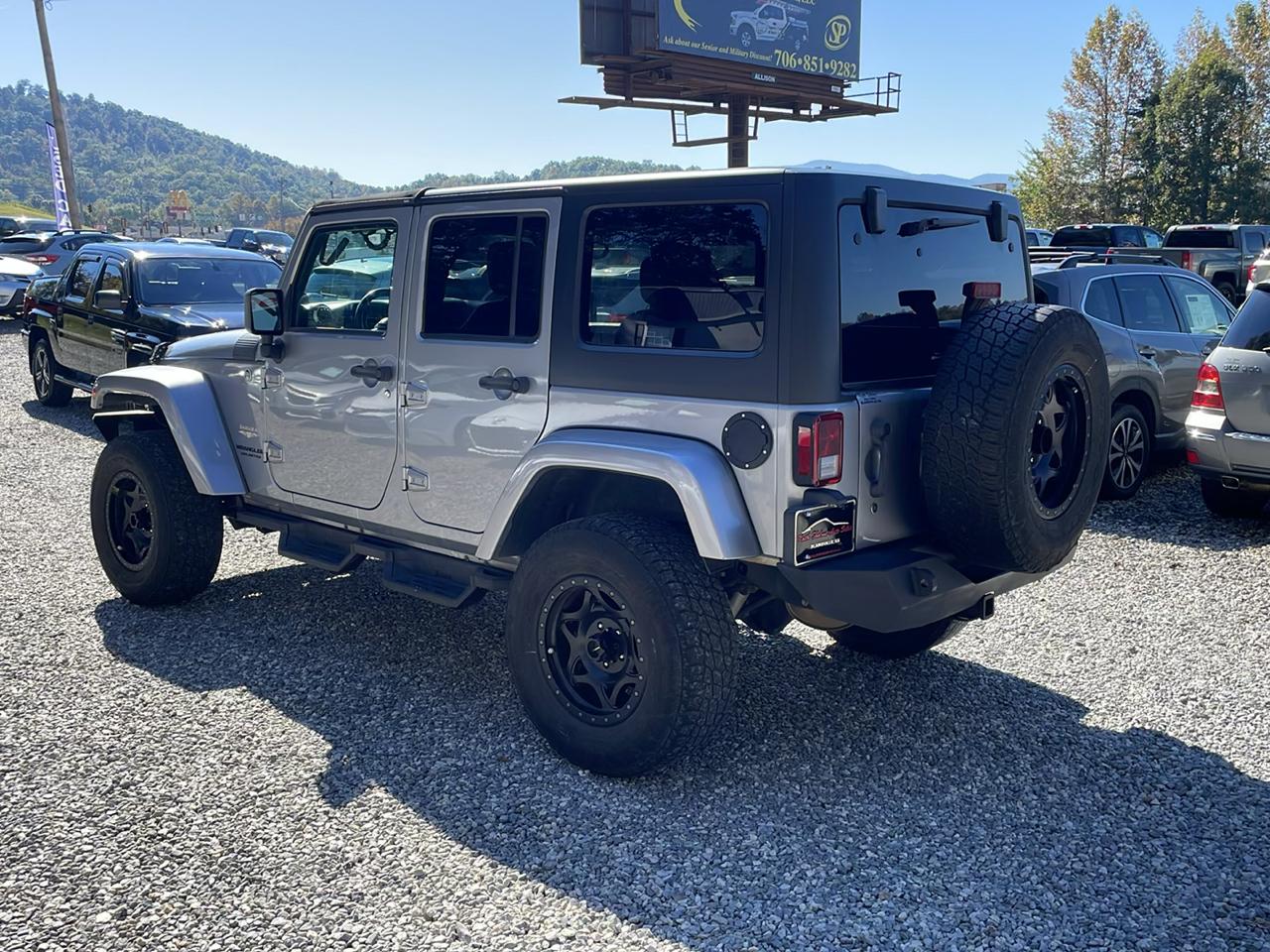 Jeep Wrangler Unlimited 4WD 4dr Sahara 2014