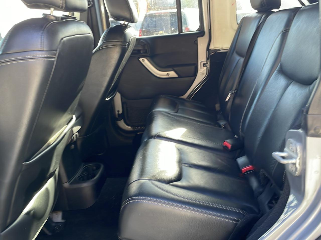 Jeep Wrangler Unlimited 4WD 4dr Sahara 2014