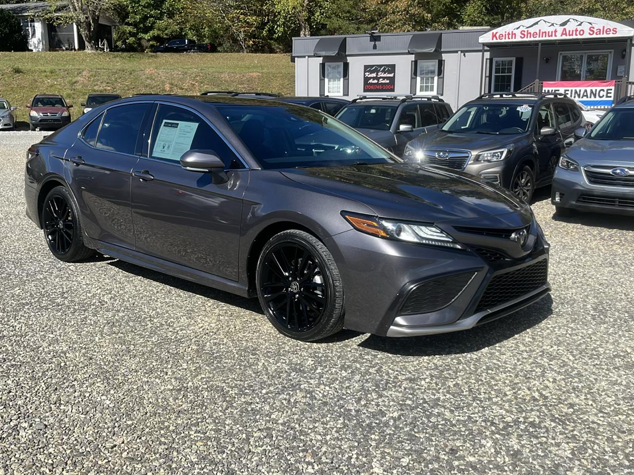 Toyota Camry photo 2