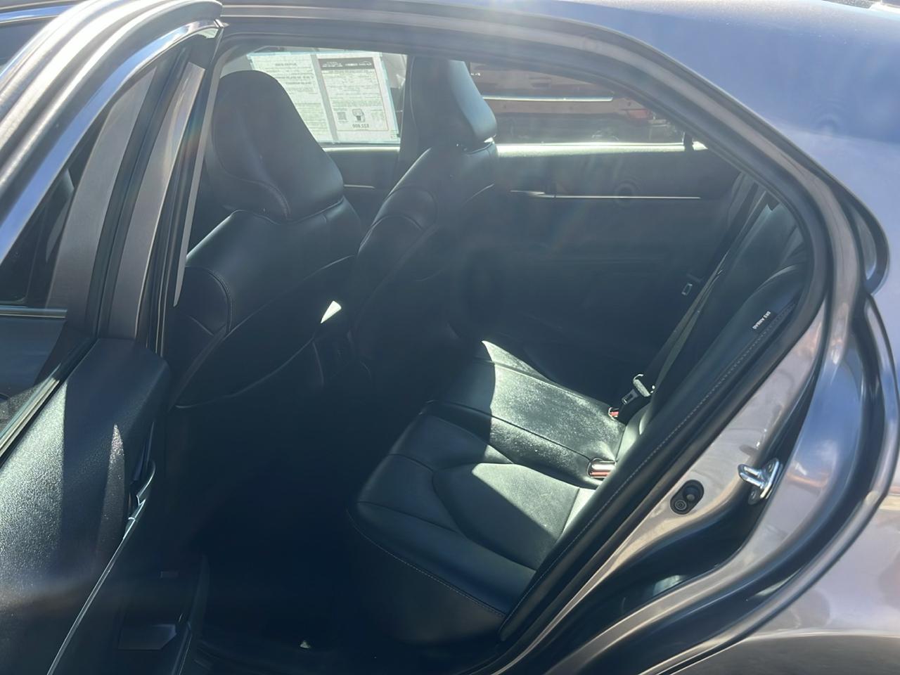Toyota Camry photo 11