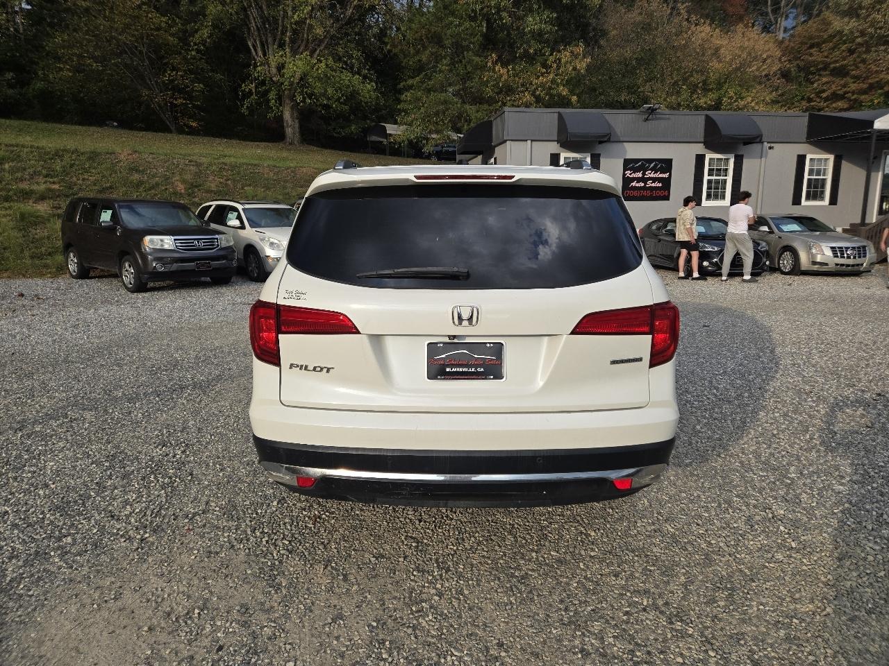 Honda Pilot 2WD 4dr Touring w/RES & Navi 2016