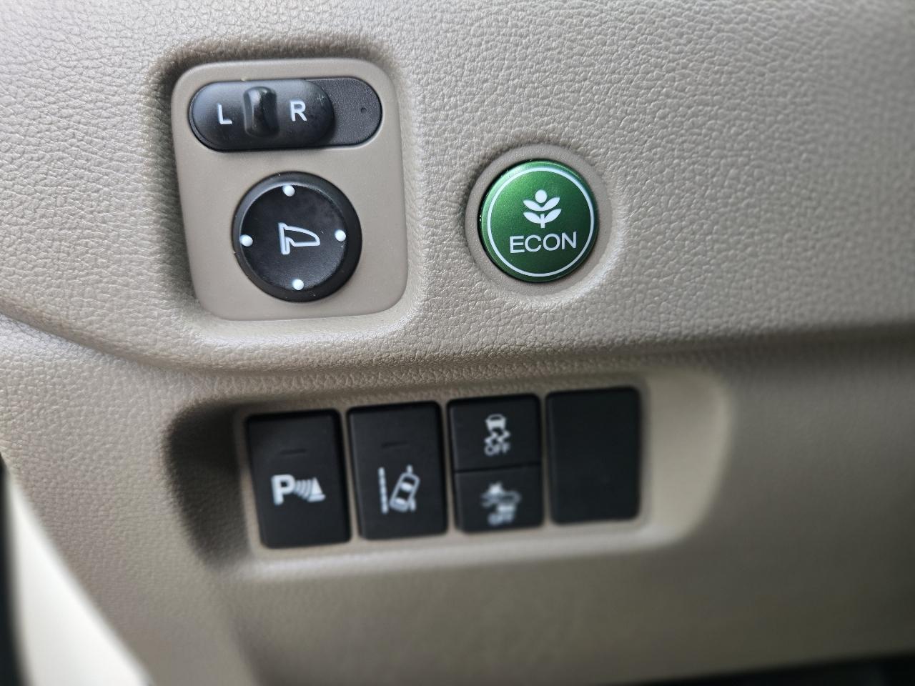 Honda Pilot 2WD 4dr Touring w/RES & Navi 2016