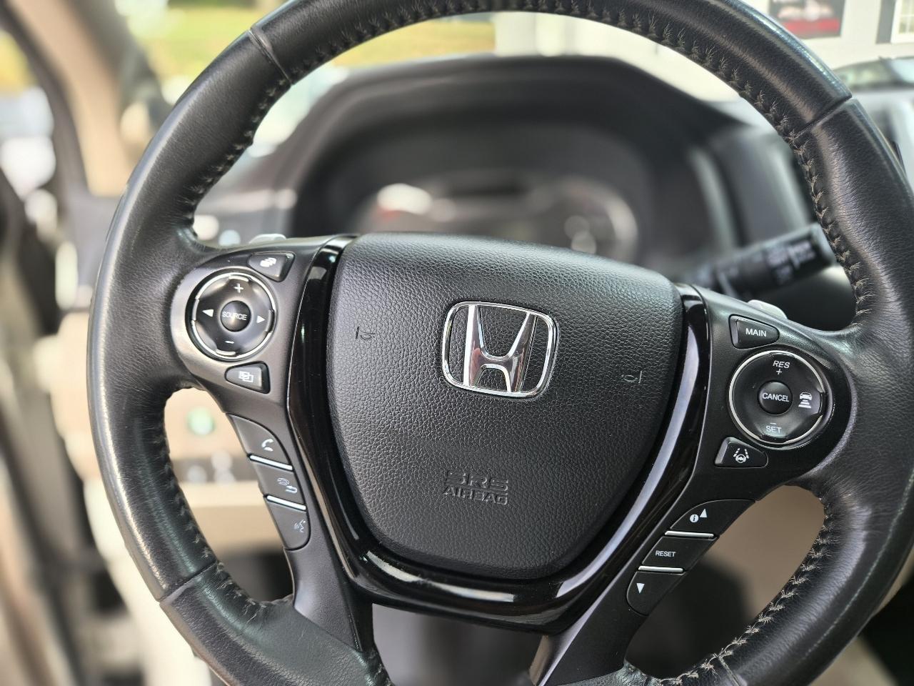 Honda Pilot 2WD 4dr Touring w/RES & Navi 2016