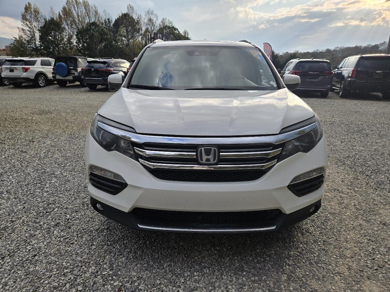 Honda Pilot 2WD 4dr Touring w/RES & Navi 2016