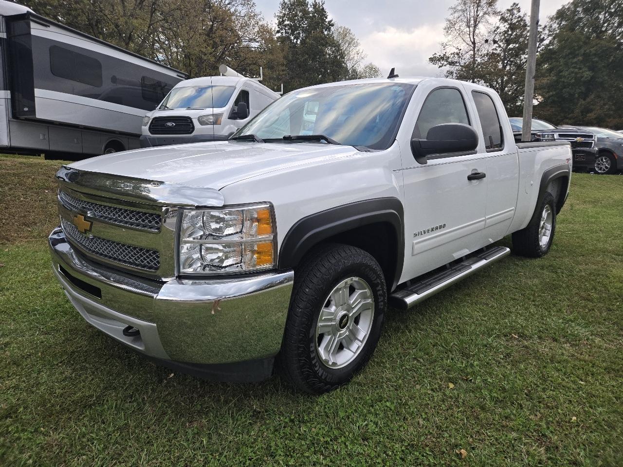 Chevrolet Silverado 1500 4WD Ext Cab 143.5" LT 2012