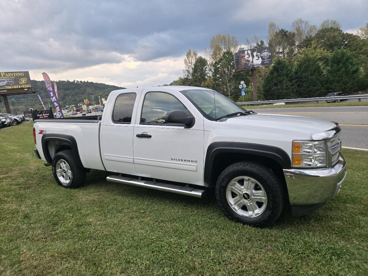 Chevrolet Silverado 1500 4WD Ext Cab 143.5" LT 2012