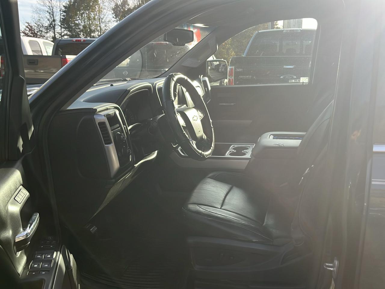 Chevrolet Silverado 1500 4WD Crew Cab 153.0" LTZ w/2LZ 2017