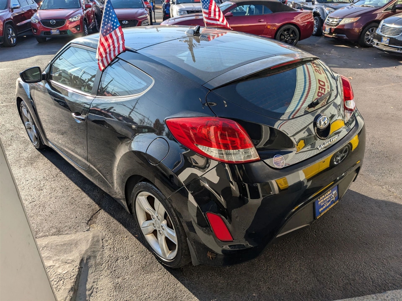 Hyundai Veloster Base 2012